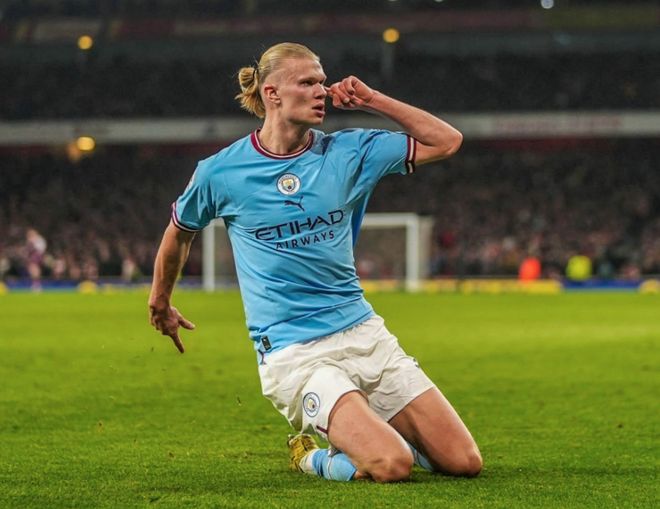 右路的三人 右路的三人